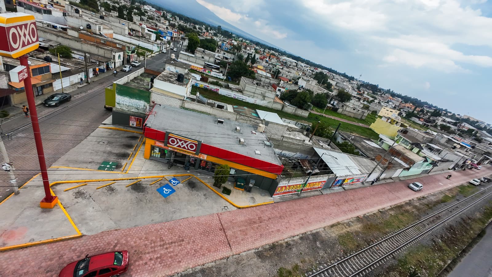 Reconstruyen calle en Xaxala; Blanca Angulo agradece confianza de los ciudadanos